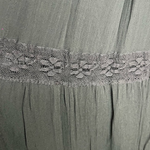 Black Bahamian style dress by Miss June Paris. - Picture 8 of 14